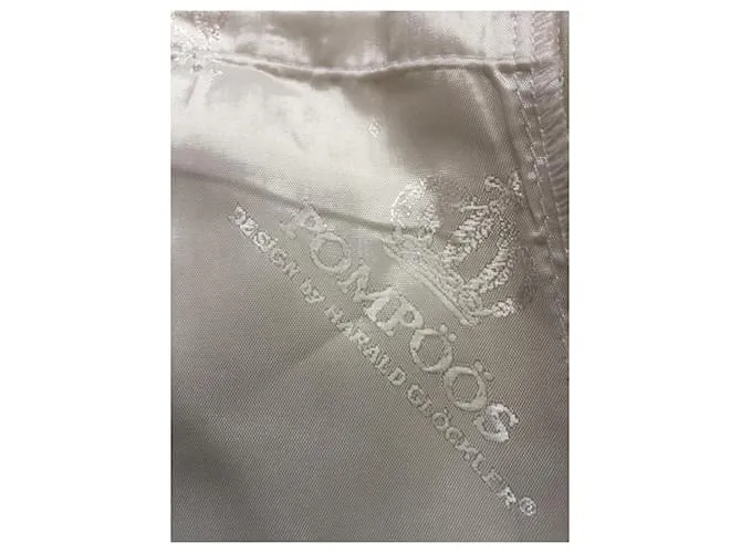 Autre Marque Chaqueta Pompöös con ribete blanco en negro 