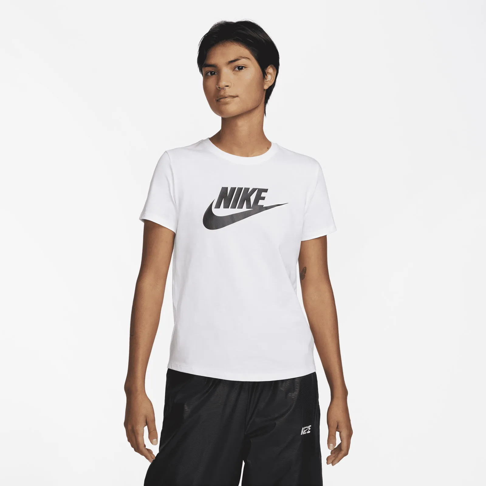 Nike Sportswear Essentials Logo Tee