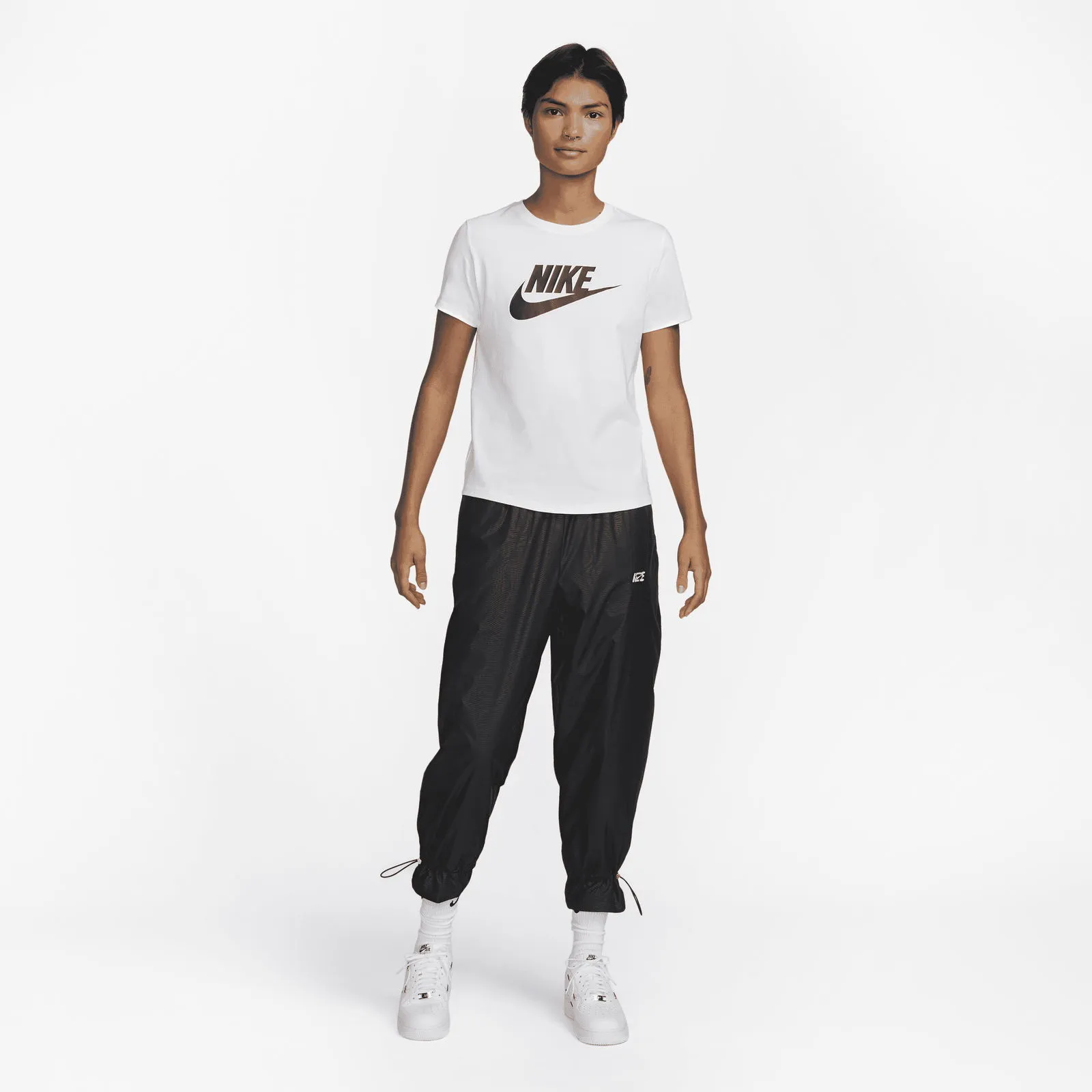 Nike Sportswear Essentials Logo Tee