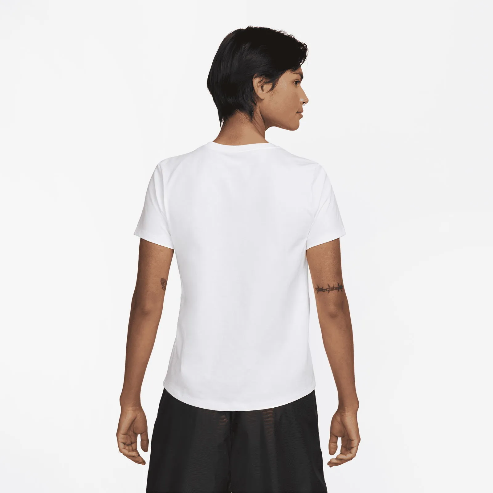 Nike Sportswear Essentials Logo Tee