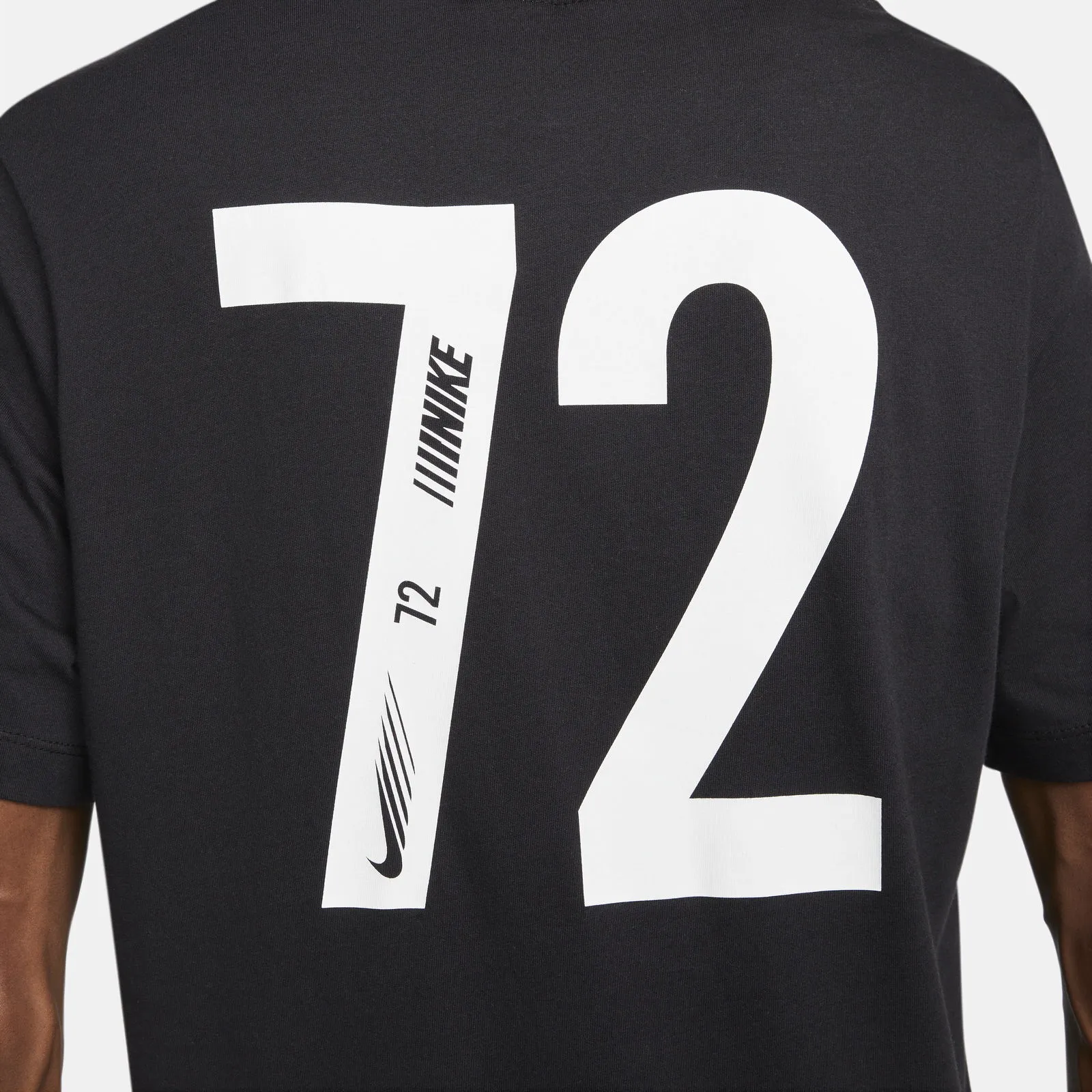 Nike Sportswear Standard Issue Tee