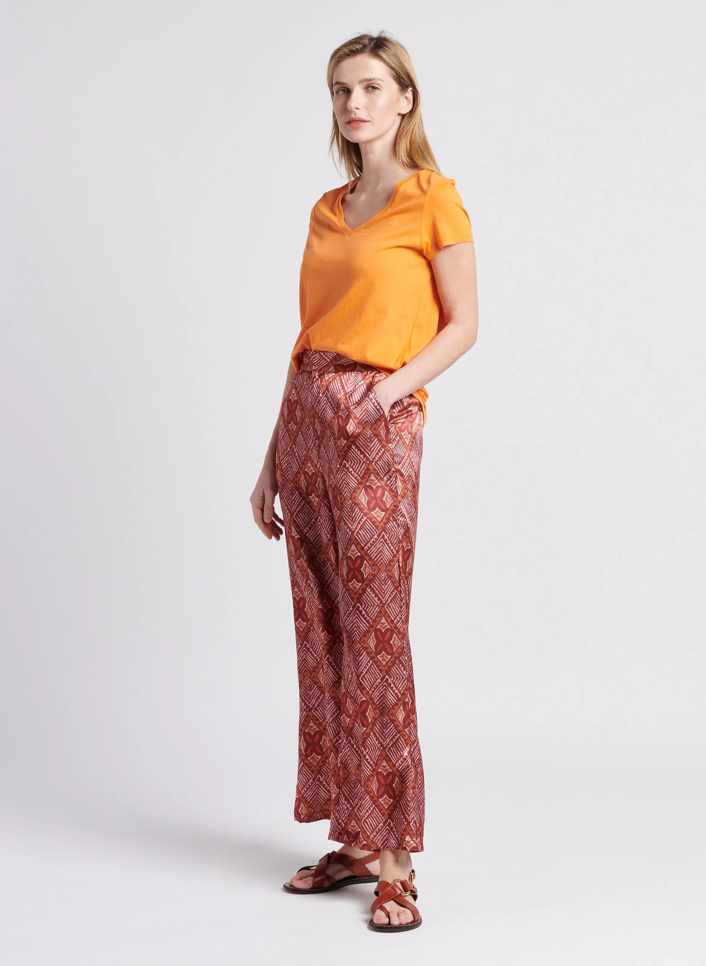 Pantalón ancho estampado de talle alto en naranja