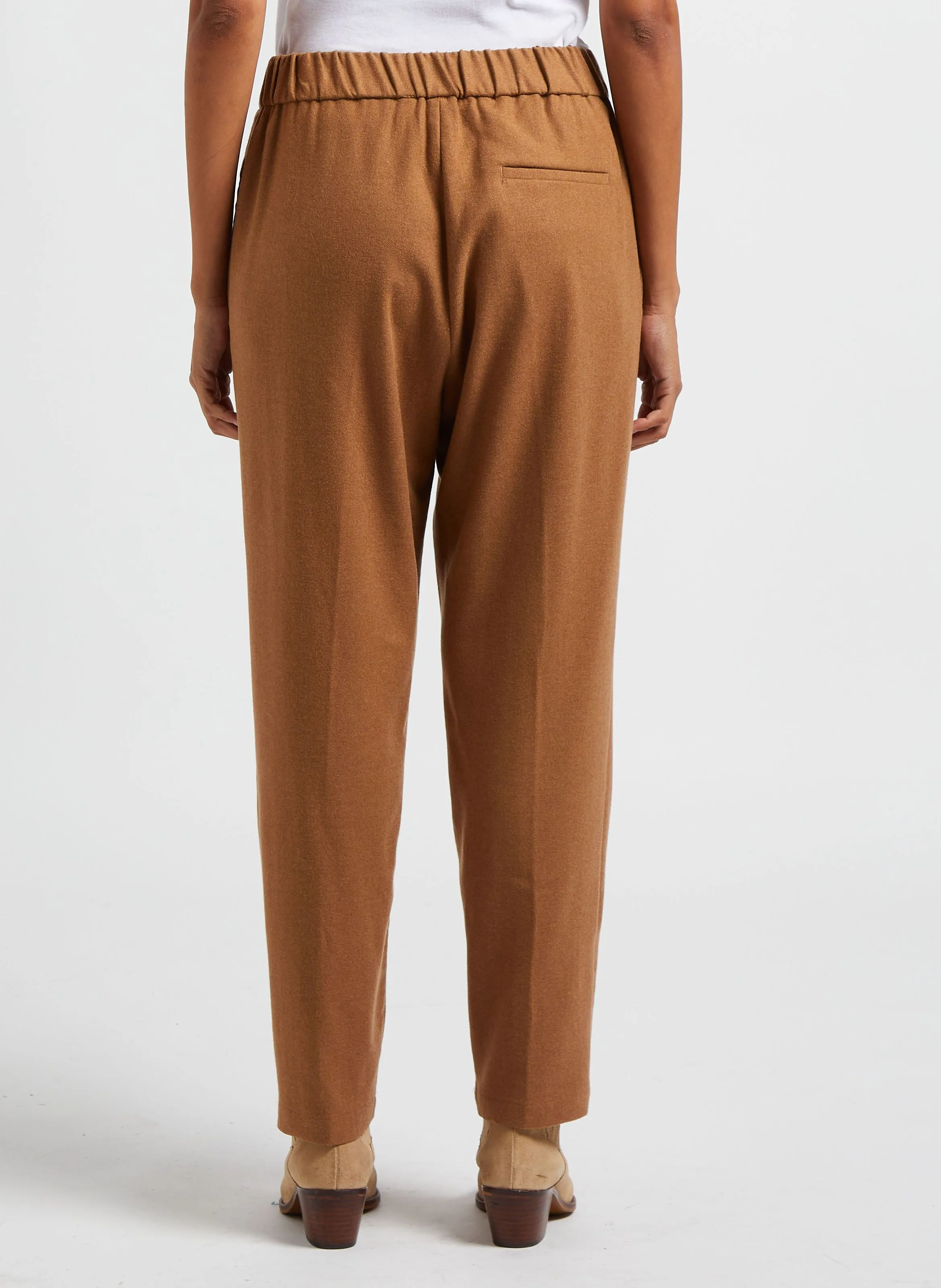 Pantalón tapered de franela de lana en marron