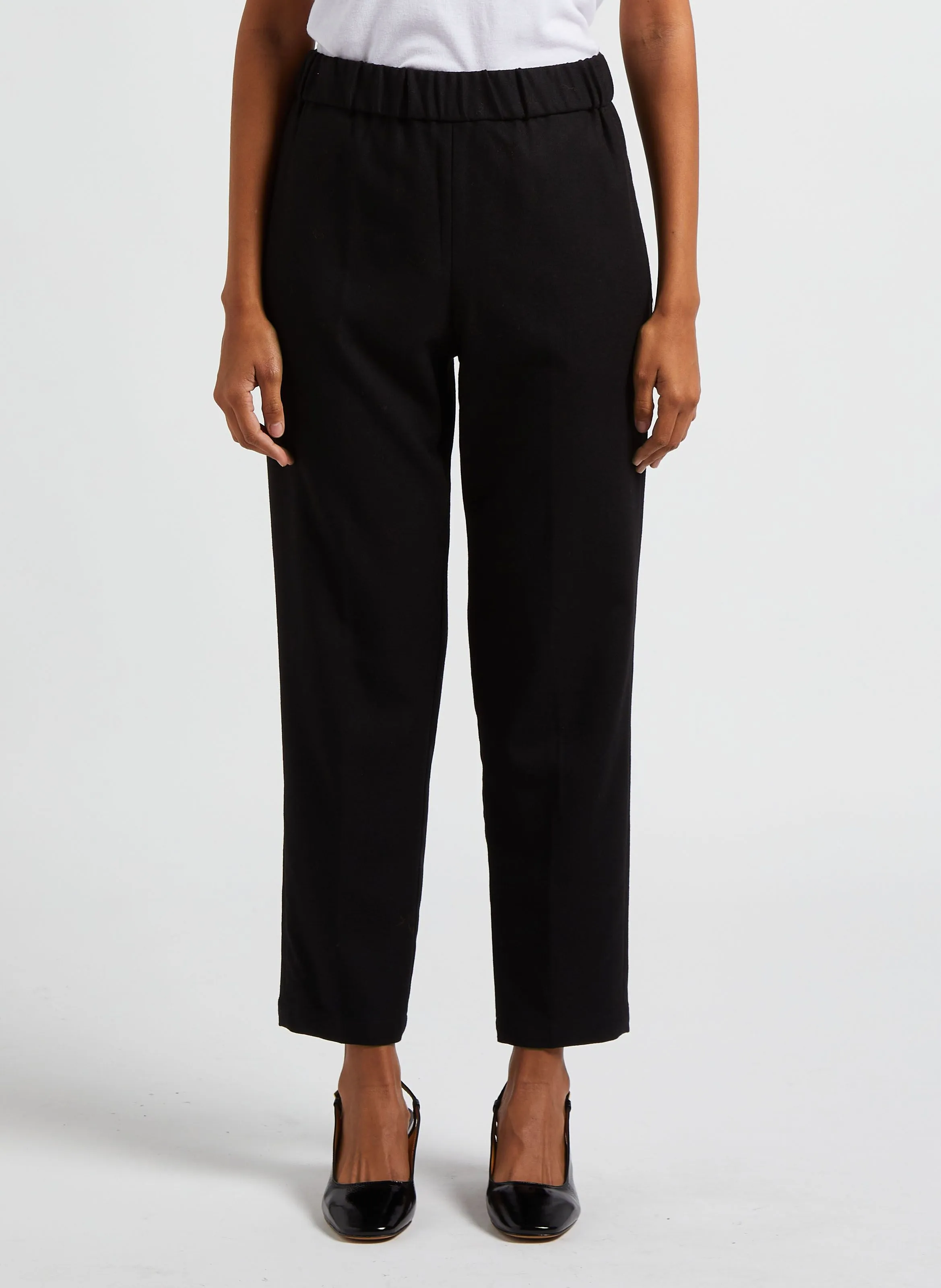 Pantalón tapered de franela de lana en negro