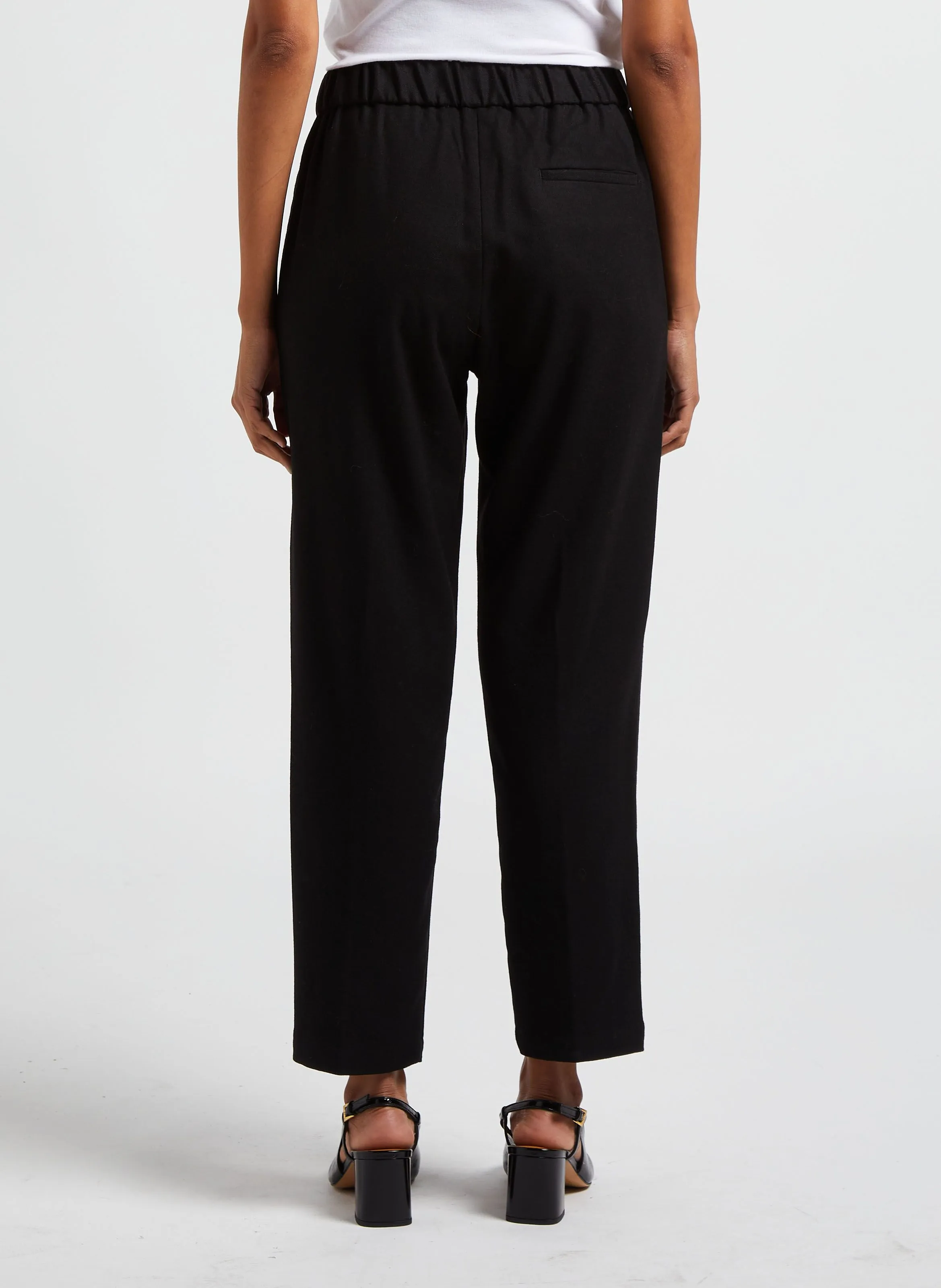 Pantalón tapered de franela de lana en negro