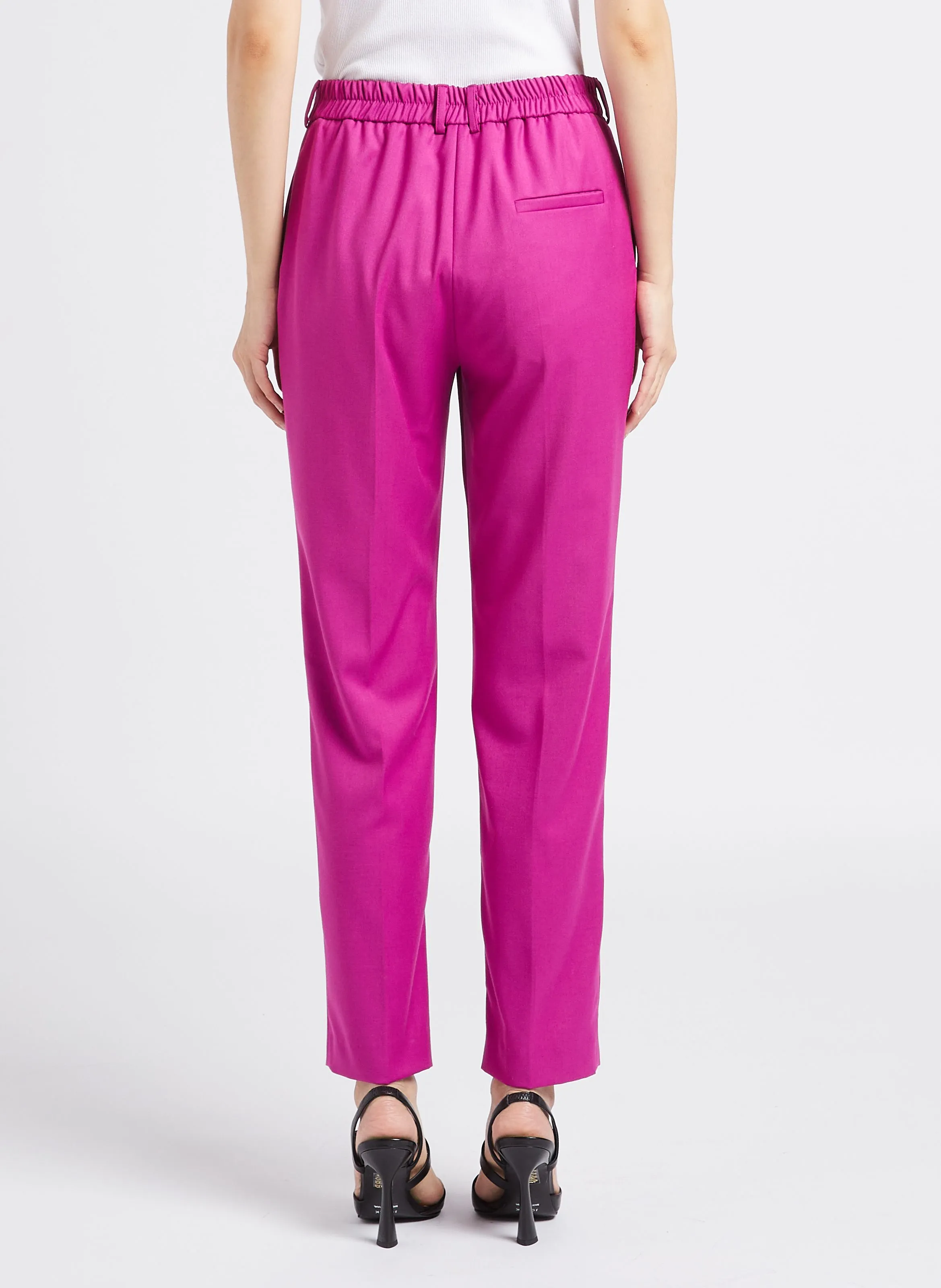 PENUCHE - Pantalón tapered en rosa