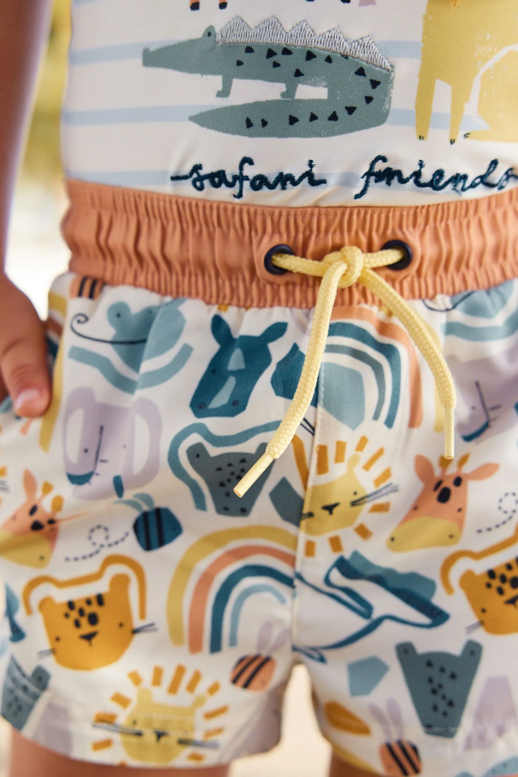 Safari neutral - Conjunto de camiseta y pantalones cortos con protección solar (3 meses-7 años)