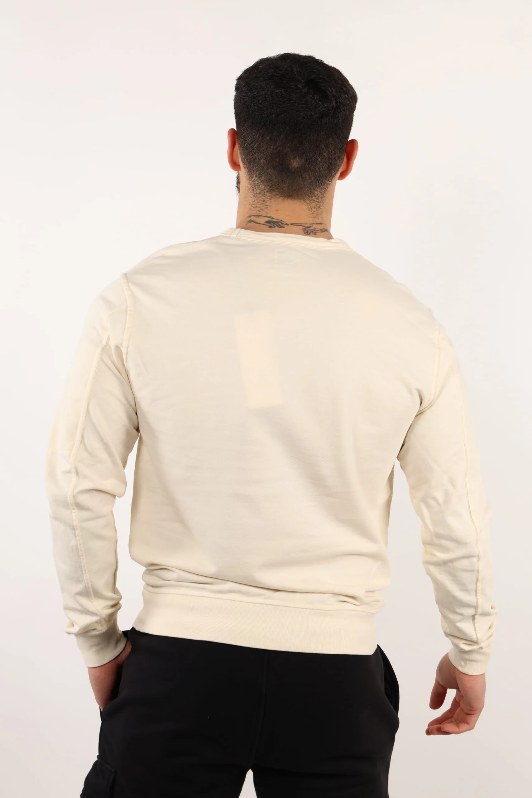 Sudadera beige con bolsillo y minilogo lente