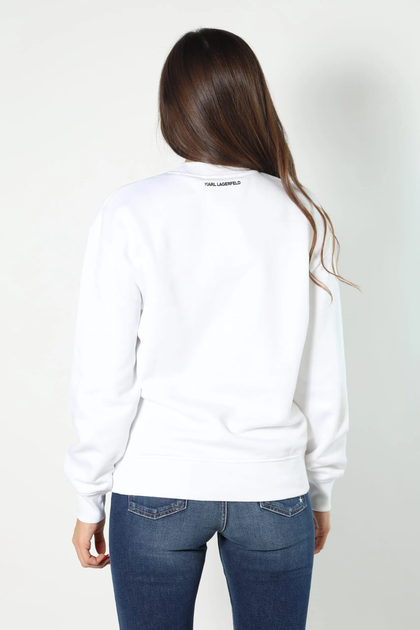 Sudadera blanca con logo grande negro 