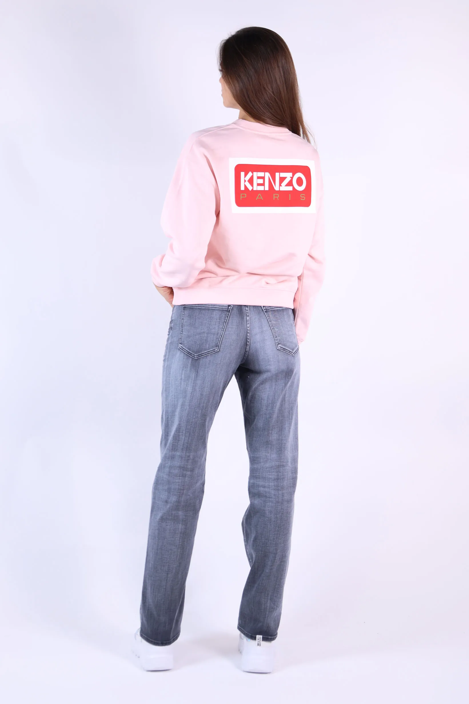 Sudadera rosa con maxilogo 