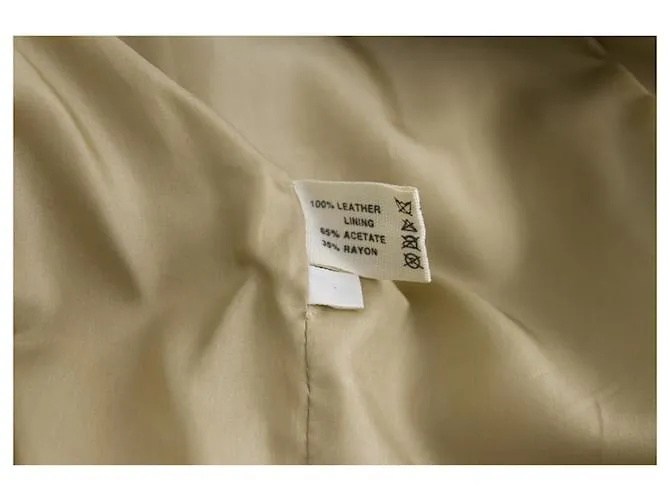 Talla de chaqueta clásica de tres botones de cuero de gamuza beige Miu Miu 42 